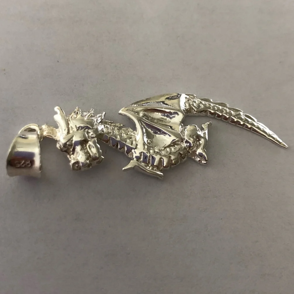 925 Silver dragon pendant Unisex
